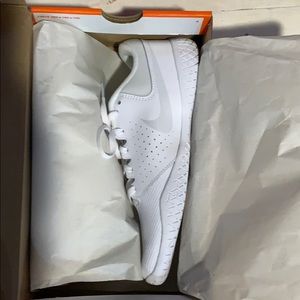Cheer shoes